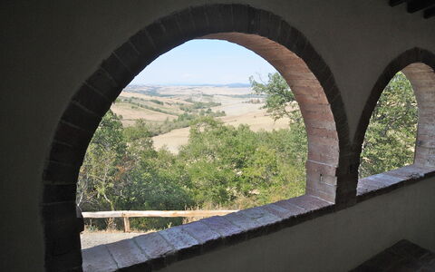 Podere Palazzo: Architecture, Fenêtre, Cambre, Arbre, Pont En Arc, Viaduc, Bâtiment, Daylighting, Pont, Roche
