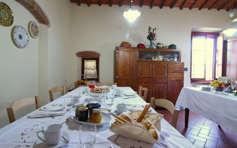 Galleria di Brolio: Pièce, Propriété, Meubles, Design Intérieur, Bâtiment, Maison, Restaurant, Immobilier, Chambre, Salle À Manger