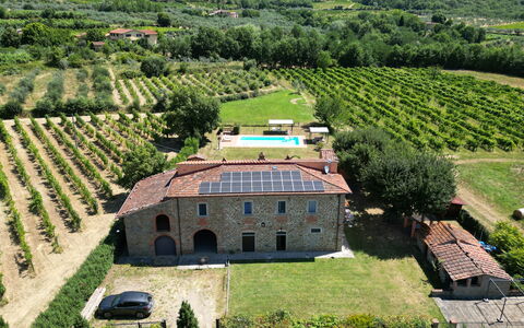 La Gropina Di Loro Ciuffenna: Propriété, Plante, Bâtiment, Arbre, Lot Terre, Paysage Naturel, Design Urbain, Herbe, Maison, Zone Résidentielle