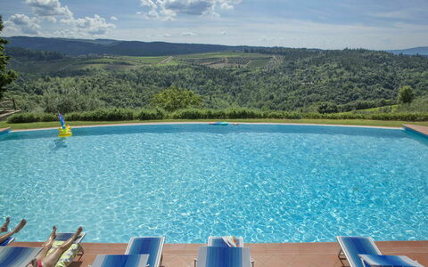 Quercia Al Poggio - Weddings And Events: L'Eau, Nuage, Ciel, Ressources En Eau, Piscine, Bleu, Bleu Azur, Mobilier De Jardin, Cotiers Et Relief Océaniques, Rectangle