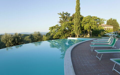 Quercia Al Poggio - Weddings And Events: L'Eau, Ciel, Plante, Extérieur Banc, Arbre, Paysage Naturel, Piscine, Mobilier De Jardin, Maison, Herbe