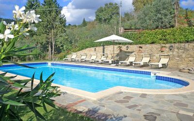 Villa Gelsomino: Piscine, Propriété, Maison, Loisir, Immobilier, L'Eau, Bâtiment, Vacances, Ville Resort, Biens