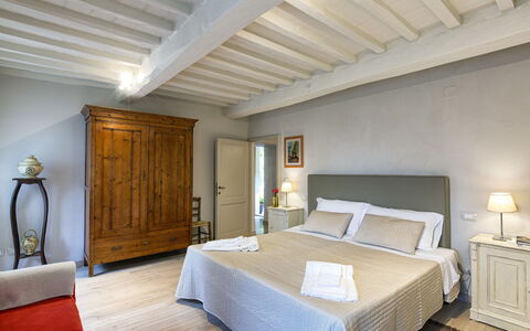 Villa Magnolia: Chambre, Pièce, Meubles, Propriété, Lit, Plafond, Design Intérieur, Bâtiment, Drap De Lit, Cadre De Lit