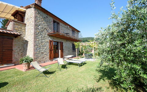 Villa Rubino: Propriété, Maison, Bâtiment, Immobilier, Domicile, Zone Résidentielle, Biens, Chalet, Ferme, Cour