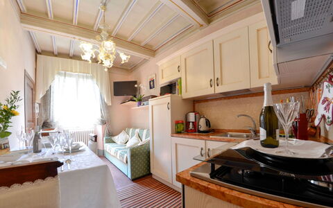 Appartamento Il Teatro: Propriété, Pièce, Bâtiment, Design Intérieur, Meubles, Immobilier, Cuisine, Maison, Plafond, Architecture