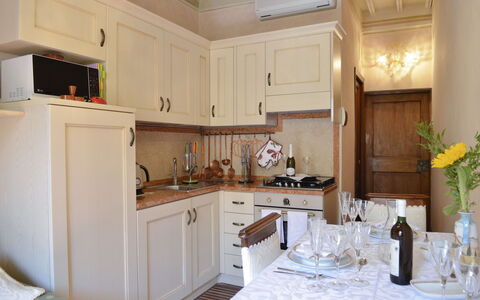 Appartamento Il Teatro: Comptoir, Pièce, Cabinetry, Cuisine, Meubles, Propriété, Bâtiment, Design Intérieur, Domicile, Maison