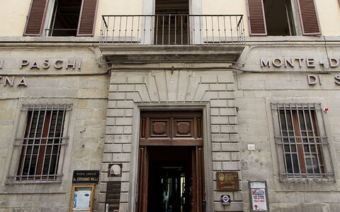 Appartamento Imperiale: Architecture, Bâtiment, Façade, Ville, Maison, Porte, Quartier, Matériel De La Propriété, Arbre, Fenêtre