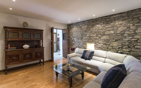 Villa Del Sole: Pièce, Salon, Propriété, Meubles, Design Intérieur, Mur, Bâtiment, Sol, Immobilier, Parquet