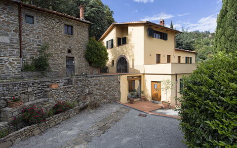 Villa Del Sole: Propriété, Bâtiment, Maison, Immobilier, Biens, Domicile, Architecture, Ciel, Façade, Zone Résidentielle