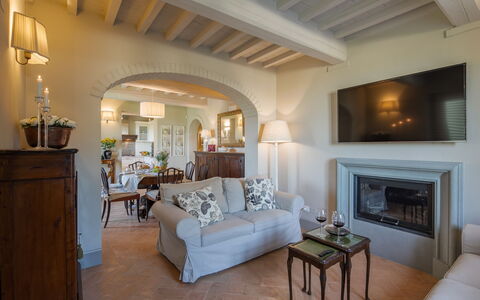 Villa Chiara: Pièce, Salon, Propriété, Meubles, Bâtiment, Design Intérieur, Plafond, Domicile, Sol, Immobilier