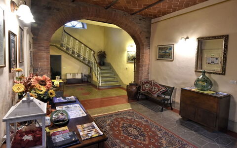 Villa Il Palazzo: Bâtiment, Propriété, Pièce, Design Intérieur, Architecture, Plafond, Maison, Sol, Sol, Meubles