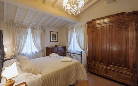 Villa Ginestra: Chambre, Pièce, Meubles, Lit, Propriété, Drap De Lit, Design Intérieur, Cadre De Lit, Plafond, Suite
