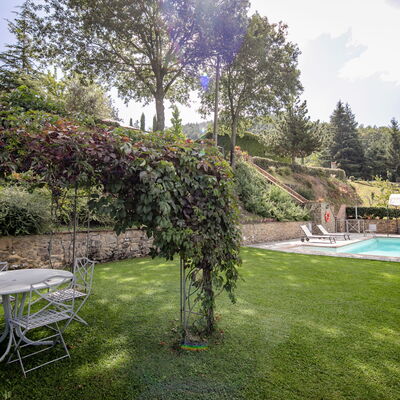 Villa Ginestra: Propriété, La Nature, Herbe, Vert, Maison, Piscine, Immobilier, Biens, Arrière-Cour, Pelouse