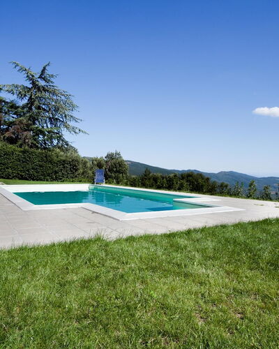 Casa Cristina: Propriété, Piscine, Immobilier, Maison, Zone Résidentielle, Domicile, Herbe, Biens, Lot Terre, Bâtiment