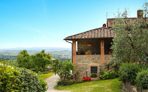 Podere Santa Lucia: Propriété, Maison, Bâtiment, Chalet, Domicile, Immobilier, Ciel, Zone Rurale, Ferme, Arbre