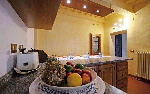 Villa Montalcinello In Siena, Private Pool: Cabinetry, Comptoir, Propriété, Cuisine, Aliments, Design Intérieur, Éclairage, Bois, Plante D'Appartement, Luminaire Plomberie