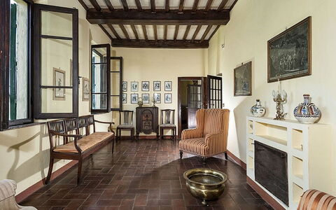 Villa Montalcinello In Siena, Private Pool: Cadre, Meubles, Bois, Fenêtre, Design Intérieur, Éclairage, Salon, Sol, Sol, Dur