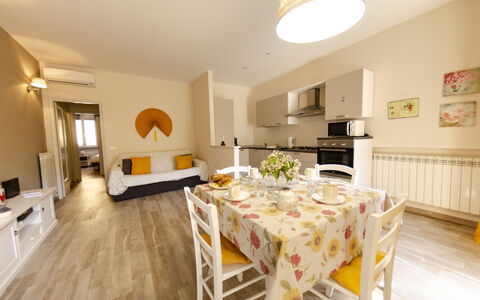 Musetta: Meubles, Cabinetry, Comptoir, Table, Bois, Cuisine, Chaise, Bâtiment, Design Intérieur, Table Cuisine Et Salle A Manger