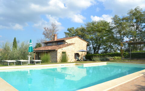 Villa Cafaggiola: Piscine, Propriété, Maison, Immobilier, Bâtiment, Domicile, Biens, Zone Résidentielle, Villa, Loisir