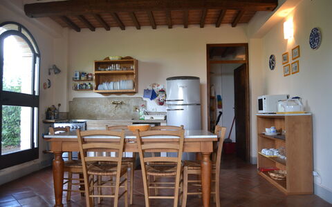 Villa Cafaggiola: Pièce, Propriété, Bâtiment, Meubles, Maison, Salle À Manger, Table, Design Intérieur, Plafond, Sol