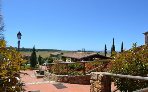 Borgo Casa Di Lappi: Propriété, Ciel, Immobilier, Maison, Vacances, Botanique, Bâtiment, Toit, Arbre, Domicile