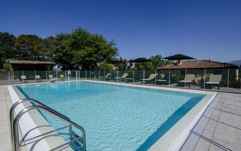 Villa Del Monte: Piscine, Propriété, Loisir, Immobilier, Recours, Bâtiment, Centre De Loisirs, Maison, Vacances, Domicile