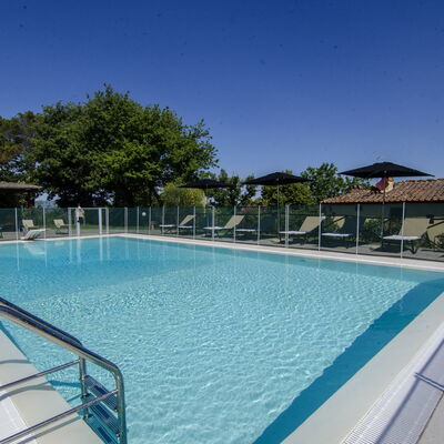 Villa Del Monte: Piscine, Propriété, Loisir, Immobilier, Recours, Bâtiment, Centre De Loisirs, Maison, Vacances, Domicile