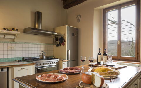 Villa Le Caggia: Comptoir, Pièce, Cuisine, Propriété, Meubles, Design Intérieur, Cabinetry, Bâtiment, Maison, Sol