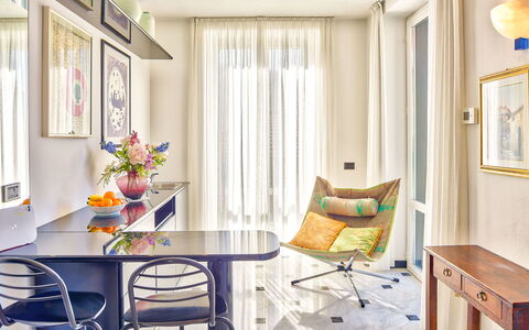 Villa Helvezia - Levanto: Pièce, Meubles, Design Intérieur, Propriété, Rideau, Salon, Jaune, Bâtiment, Table, Domicile