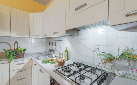 la-torre-apartments-pisotia-multiproperty-torricella-2-kitchen