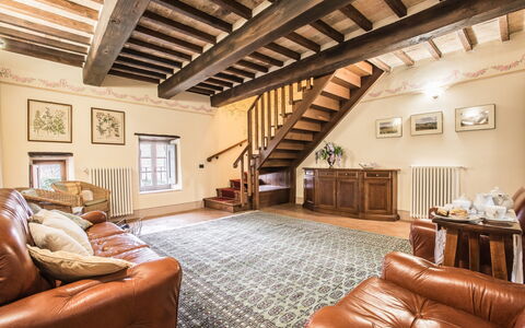 Torre del Cielo: Propriété, Pièce, Salon, Bâtiment, Design Intérieur, Meubles, Immobilier, Domicile, Plafond, Maison