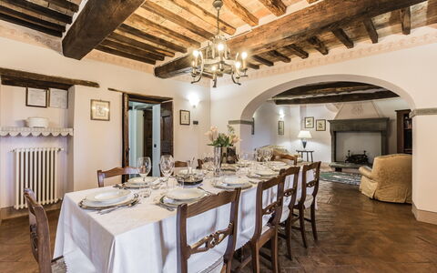 Torre del Cielo: Propriété, Pièce, Bâtiment, Restaurant, Design Intérieur, Plafond, Meubles, Immobilier, Salle À Manger, Maison