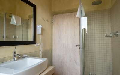 tenuta-san-jacopo-cavriglia-multiproperty-vinsantaia-moraiolo-bathroom