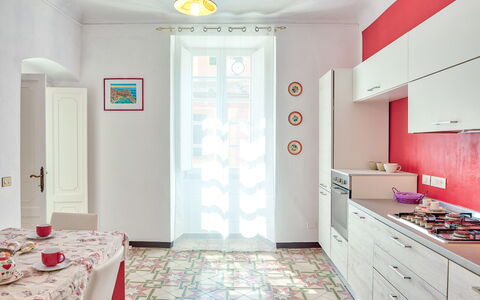 Via Dante Vacanze - Levanto: Pièce, Propriété, Design Intérieur, Sol, Rose, Meubles, Bâtiment, Tuile, Mur, Plafond