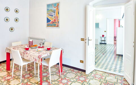 Via Dante Vacanze - Levanto: Pièce, Propriété, Meubles, Design Intérieur, Sol, Salle À Manger, Bâtiment, Mur, Tuile, Maison