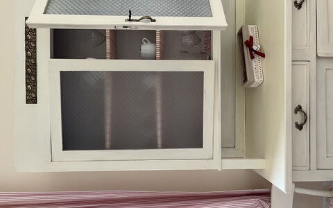 Gli Appartamenti Di Manuela: Cabinetry, Placard, Rayonnage, Appareil De Cuisine, Cuisine, Tache De Bois, Étagère, Principaux Appliance, Conception, Moulage