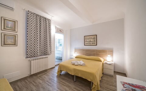 Guelfa House: Chambre, Pièce, Meubles, Propriété, Lit, Design Intérieur, Cadre De Lit, Sol, Jaune, Immobilier