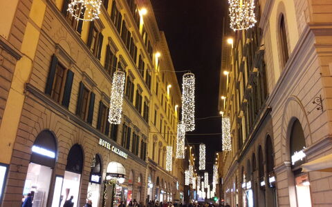 Guelfa House: Bâtiment, Point De Repère, Éclairage, Architecture, Métropole, Ville, Nuit, Ville, Zone Métropolitaine, Arcade