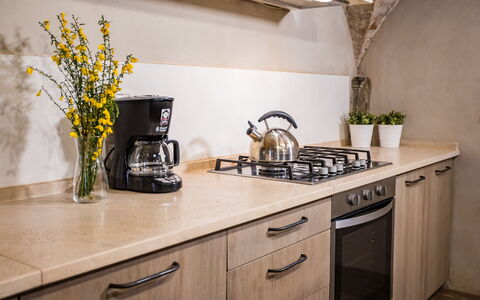 Appartamento La Corte: Cabinetry, Comptoir, Plante, Propriété, Evier, Cuisine, Robinet, Évier, Design Intérieur, Bâtiment