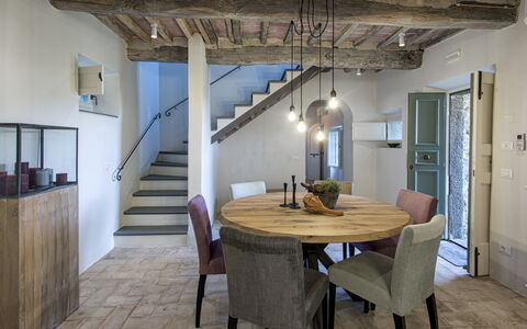 Tenuta Pomona: Salle À Manger, Pièce, Propriété, Plafond, Bâtiment, Design Intérieur, Sol, Meubles, Parquet, Maison