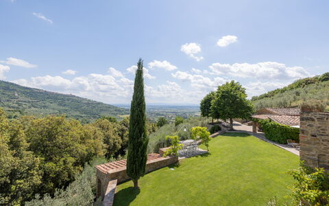 Tenuta Pomona: Végétation, Colline, Paysage, Arbuste, Montagnes, Lot Terre, Communauté Des Plantes, Station De Montagne, Couverture De Sol