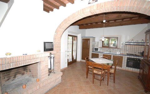 Poderino: Propriété, Bâtiment, Pièce, Maison, Immobilier, Sol, Grenier, Design Intérieur, Plafond, Domicile