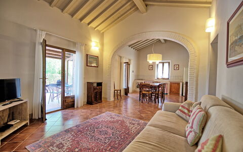 Cuccardino: Cadre, Meubles, Chaise, Bois, Design Intérieur, Sol, Sol, Canapé, Salon, Télévision