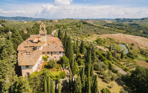 Montegufoni: Point De Repère, Photographie Aérienne, Arbre, Colline, Station De Montagne, La Photographie, Zone Rurale, Village, Montagne, Paysage