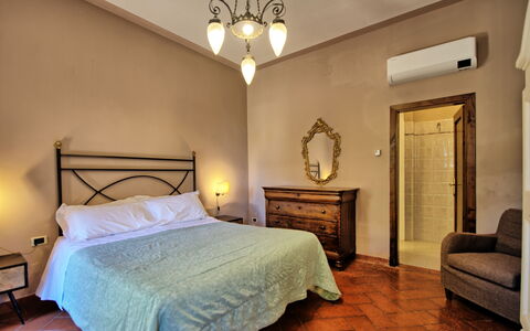 Montegufoni: Lit, Design Intérieur, Mur, Meubles, Chambre, Plafond, Sol, Sol, Drap De Lit, Pièce