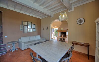 Tramonto: Pièce, Propriété, Bâtiment, Meubles, Sol, Plafond, Design Intérieur, Maison, Immobilier, Salon