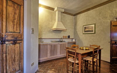 Cupola: Meubles, Cabinetry, Table, Comptoir, Cuisine, Bois, Design Intérieur, Architecture, Tache De Bois, Sol