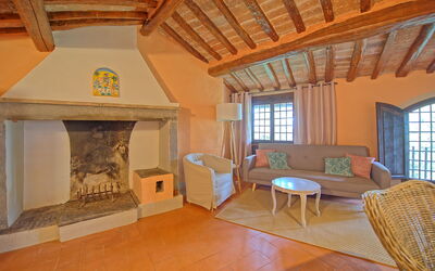 Montegufoni 11: Pièce, Propriété, Bâtiment, Foyer, Maison, Salon, Meubles, Design Intérieur, Immobilier, Domicile