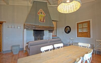 Acciaioli 14: Pièce, Propriété, Meubles, Bâtiment, Design Intérieur, Salon, Table, Sol, Maison, Plafond