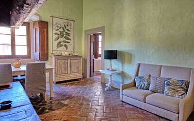 Montegufoni 29: Meubles, Propriété, Bois, Fenêtre, Cabinetry, Sol, Design Intérieur, Sol, Salon, Mur